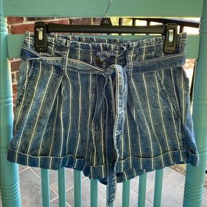 American Eagle Striped Jean Shorts Size 00